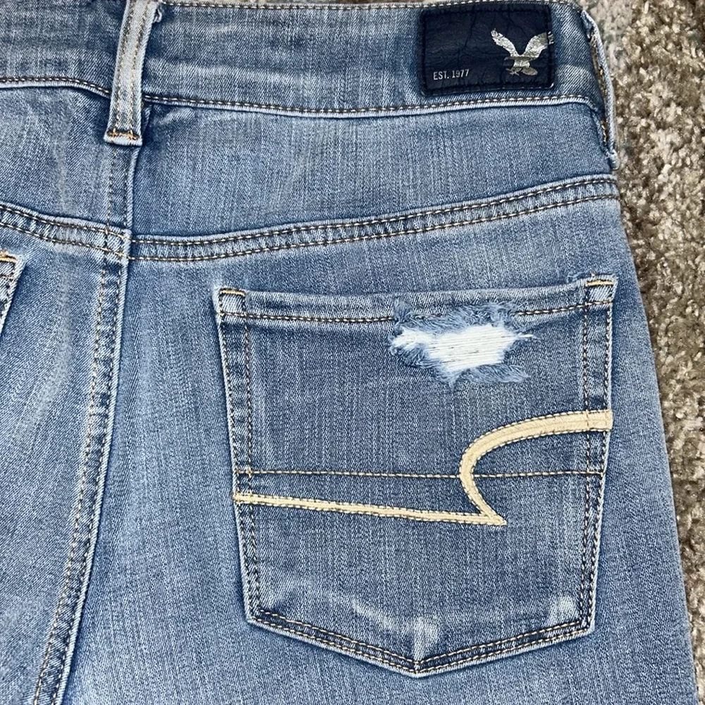 🦅CLOSET CLOSE OUT🦅
American Eagle Hi Rise Shorties
Size 4 - Picture 7 of 8